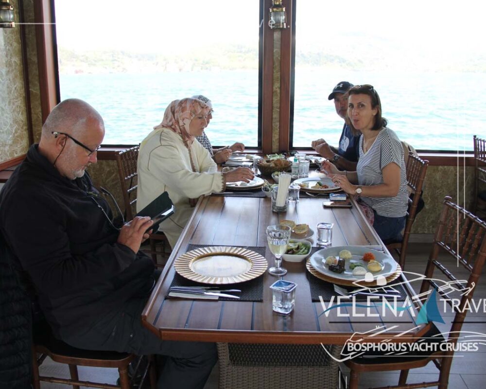 bosphorus lunch cruise