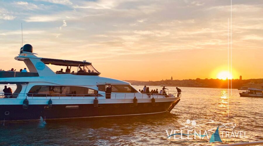 Istanbul Bosphorus Sunset Cruise on a Private Yacht